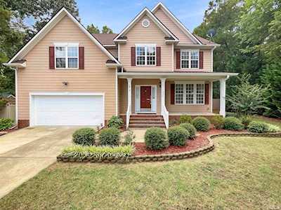 220 Powhatan Drive Fuquay Varina, NC 27526