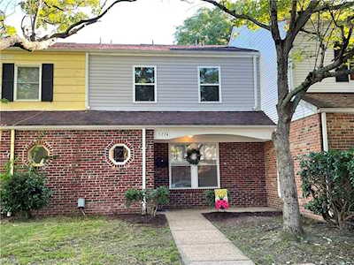 5774 W Hastings Arch Virginia Beach, VA 23462