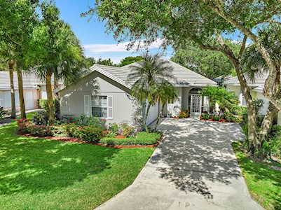1004 Bedford Avenue Palm Beach Gardens, FL 33403