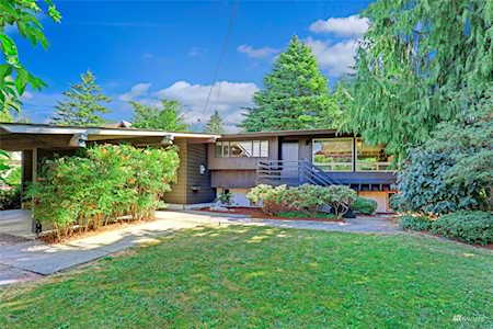 9634 15th Ave NW Seattle, WA 98117