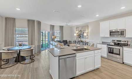 320 Boracay Cir St Johns, FL 32259
