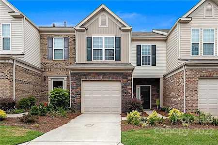 2459 Diplomat Ln Charlotte, NC 28210