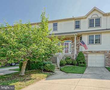 47 Fox Meadow Dr Sicklerville, NJ 08081