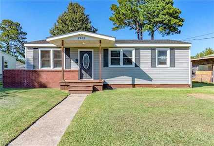 2903 Mayon Dr Chesapeake, VA 23325