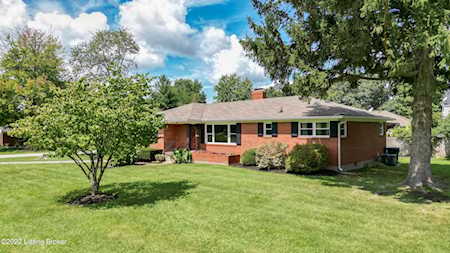 5 Cardwell Way Louisville, KY 40220