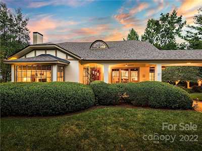 17 Buckingham Ct Asheville, NC 28803
