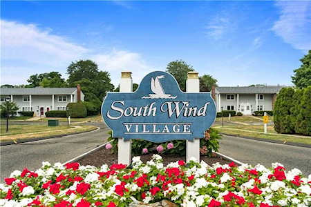 4 North Carriage Path #4 Milford, CT 06460