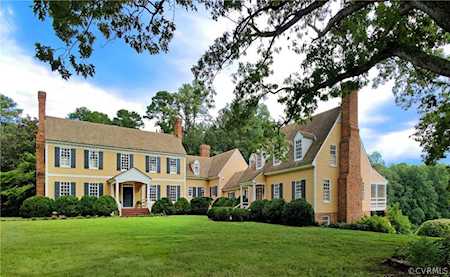 1621 Carriage Dr Manakin Sabot, VA 23103