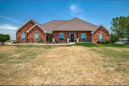 2725 Aston Meadows Drive Haslet, TX 76052