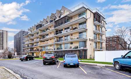 8300 E Jefferson Ave #205 Detroit, MI 48214