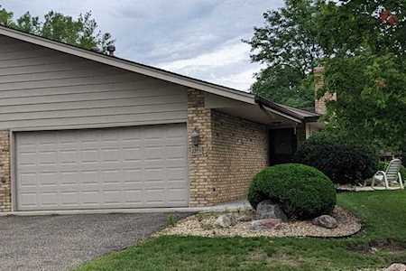 2253 Wildwood Circle Minnetonka, MN 55305