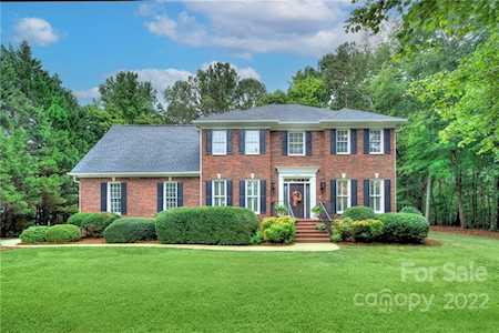 5007 Cambridge Oaks Dr Matthews, NC 28104