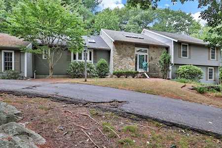 8 Pleasant Heights Drive Easton, MA 02356