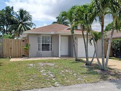 5721 Boynton Crescent Boynton Beach, FL 33437