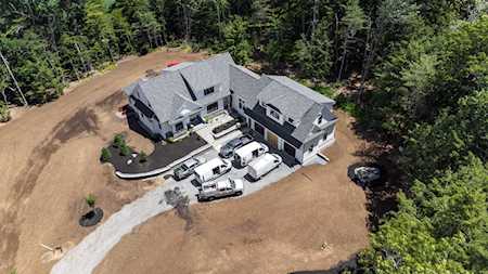 22 Patriots Rd Stratham, NH 03885