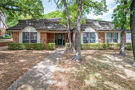 812 Firewheel Trail Fort Worth, TX 76112