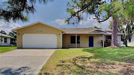 2726 Evergreen Dr Edgewater, FL 32141