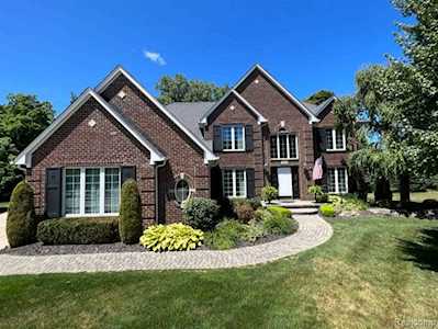 44001 Basswood Sterling Heights, MI 48314