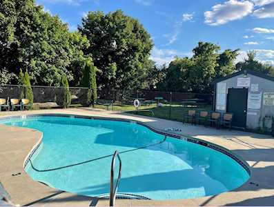25 Log St #1B Manchester, NH 03102