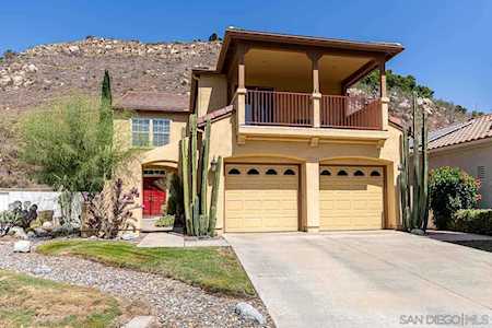 2477 Fallbrook Pl Escondido, CA 92027