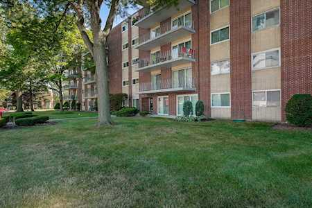 2900 Maple Ave #2C Downers Grove, IL 60516