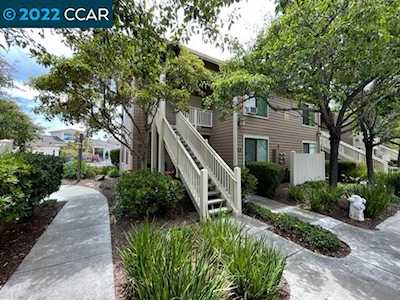 86 Lakeshore Ct Richmond, CA 94804
