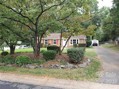 523 Wilcrest Dr Matthews, NC 28105