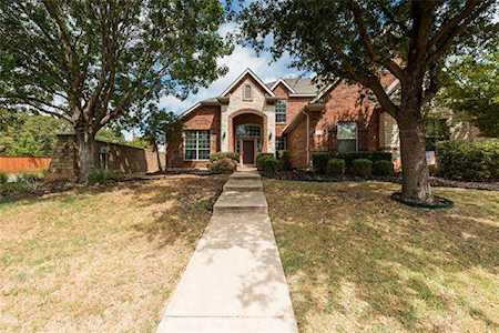 9039 Christopher Street Lantana, TX 76226