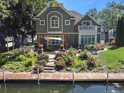 10273 N South Channel Drive Syracuse, IN 46567