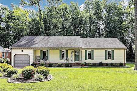 1013 Vineyard Dr Chesapeake, VA 23322