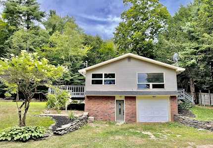 50 Lake Dr Goshen, MA 01032