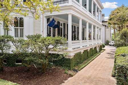 155 Wentworth St Charleston, SC 29401