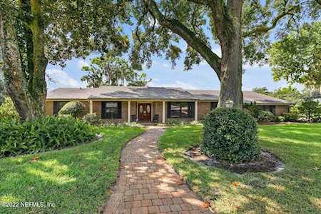 2816 Village Grove Dr Jacksonville, FL 32257