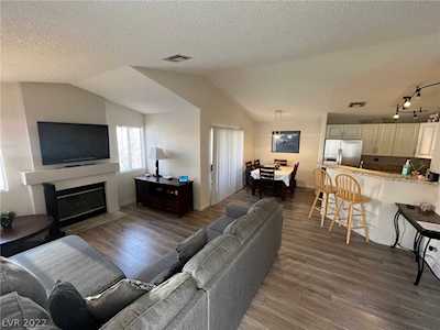 601 Devonhall St #202 Las Vegas, NV 89145