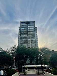 5740 N Sheridan Rd #18C Chicago, IL 60660