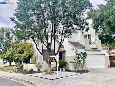 201 Del Valle Court Pleasanton, CA 94566
