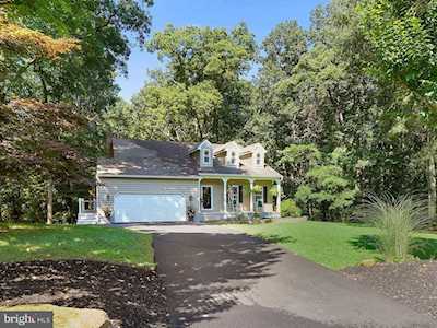 9202 Goose Pond Dr Pasadena, MD 21122