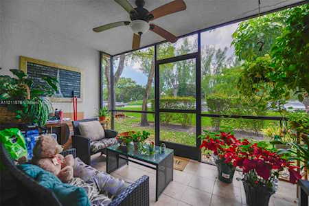 3740 Inverrary Dr #1I Lauderhill, FL 33319