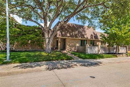 3932 Rosser Square Dallas, TX 75244