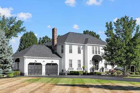 114 Old Farm Rd North Andover, MA 01845