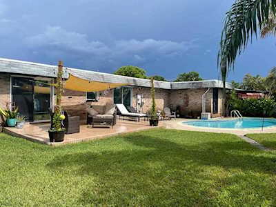 7905 NW 71st Ave Tamarac, FL 33321