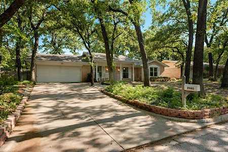 2940 Oak Forest Drive Grapevine, TX 76051