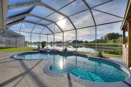 826 Golf Course Pkwy Davenport, FL 33837