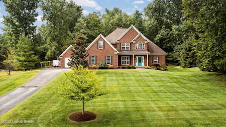 1018 Whitewood Bend Dr La Grange, KY 40031