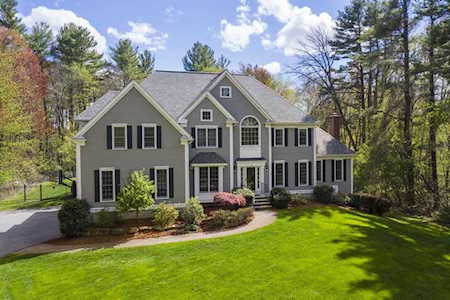 110 School House Ln Boxborough, MA 01719