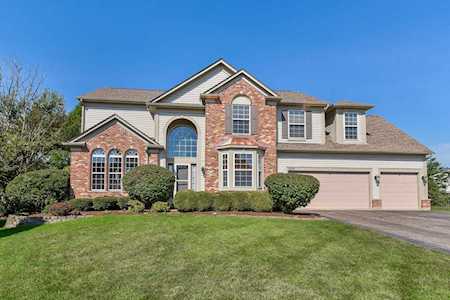1050 Oakhill Dr Aurora, IL 60502
