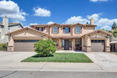 8243 Medeiros Way Sacramento, CA 95829