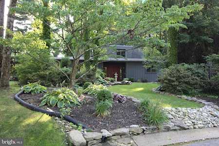 10 Francis Ln Wilmington, DE 19803