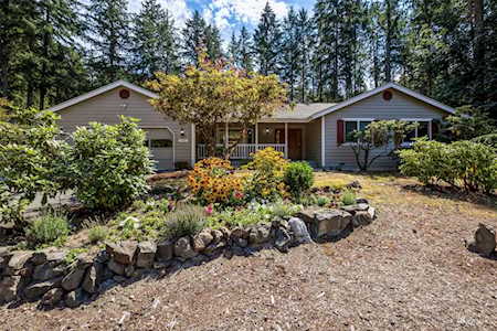 7695 Cabrini Dr SE Port Orchard, WA 98367
