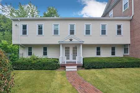 104 E Hartford Ave #B Uxbridge, MA 01569